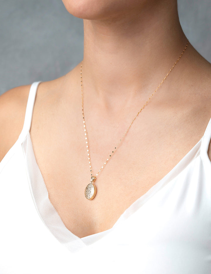 Dije Relicario Oval Facetado Oro Sólido 10k