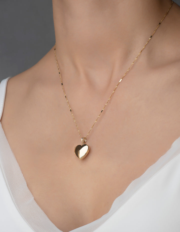 Dije Corazón Relicario Liso 1.5 cm  Oro Sólido 14k