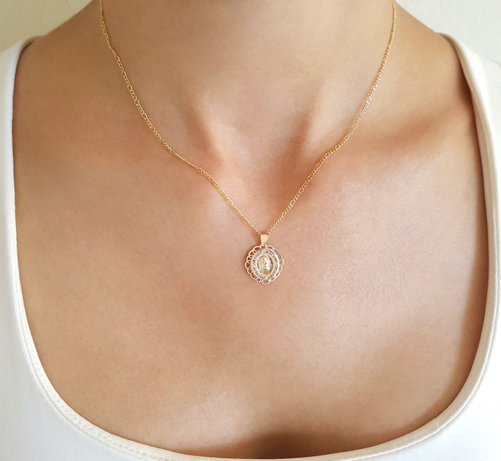 Cadena Con Dije De La Virgen De Guadalupe En Oro Sólido 14k